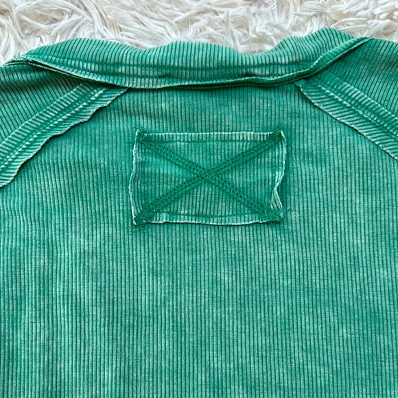 ๐HP๐ Zenana Ribbed Garment Washed Top ๐ Kelly Green - Picture 10 of 12